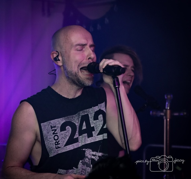 IMG_3473-LAPTOP-L18ATL9T.jpg